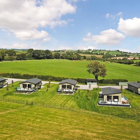 Pilton Midsomer Lodges מראה חיצוני תמונה