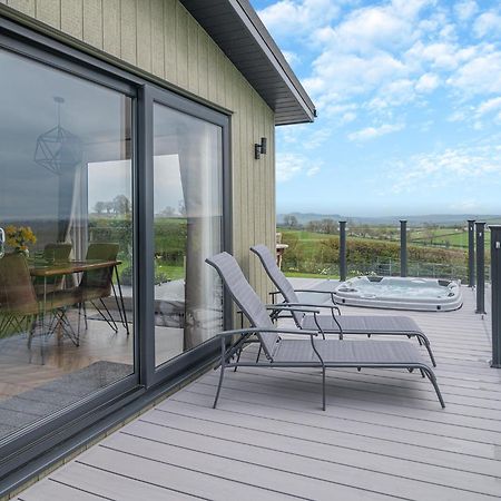 Pilton Midsomer Lodges מראה חיצוני תמונה