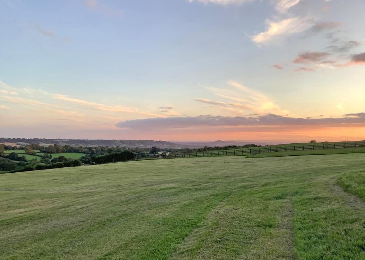 Pilton Midsomer Lodges מראה חיצוני תמונה