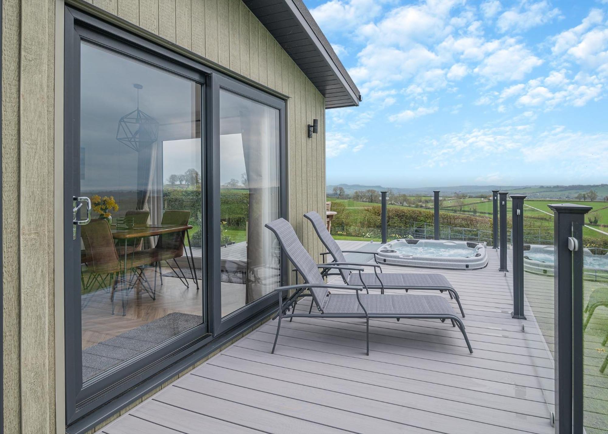 Pilton Midsomer Lodges מראה חיצוני תמונה